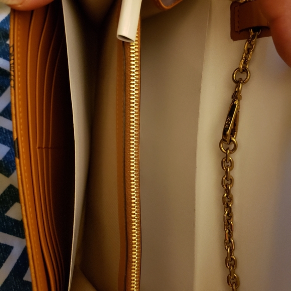 MCM Patricia Visetos Continental Crossbody Wallet - Picture 8 of 8